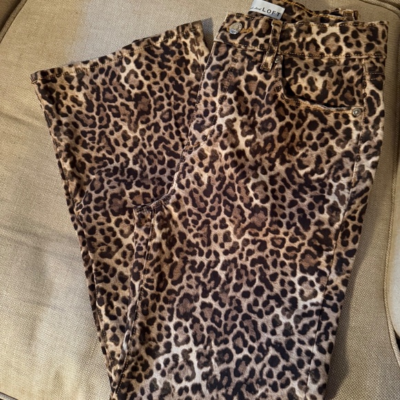 Petite High Rise Wide Leg Jeans in Leopard Print - Picture 6 of 10